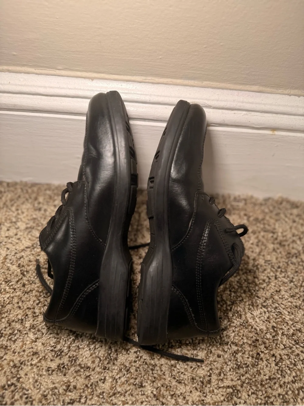 Hush Puppies Black Leather Shoes Size 4.5W